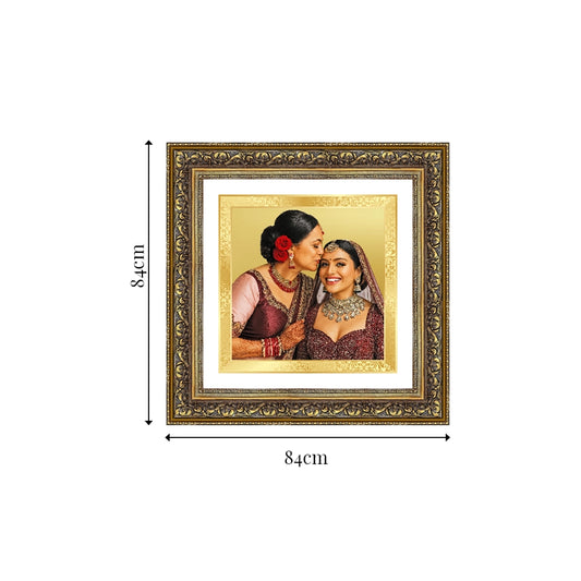 Portrait on Gold | Aurum Essence Square