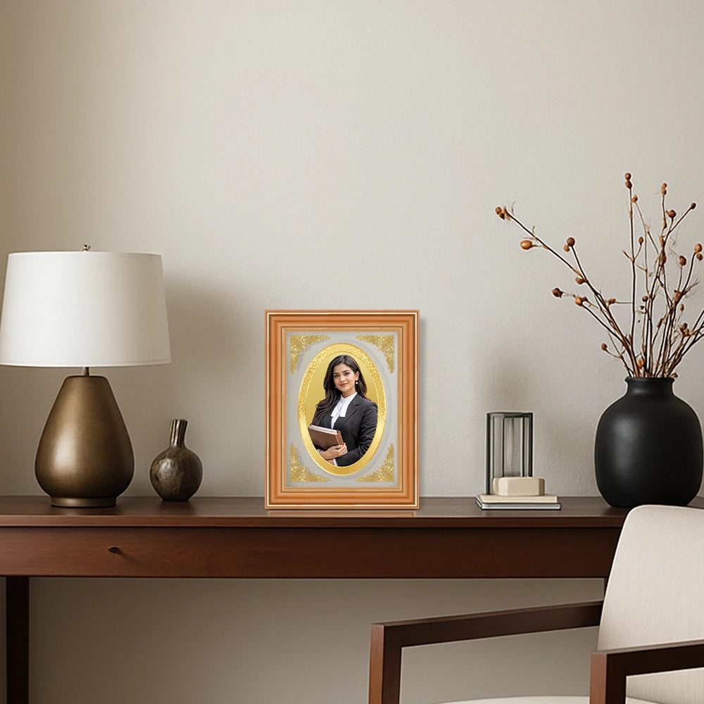 Portrait on Gold | Aurora Mini Oval