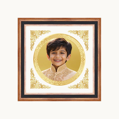 Portrait on Gold Aurora Mini Round Frame