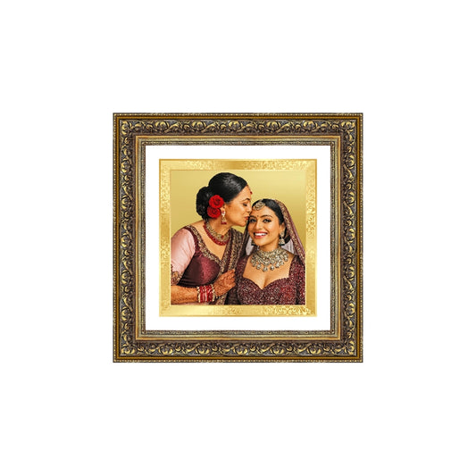 Portrait on Gold | Aurum Essence Square