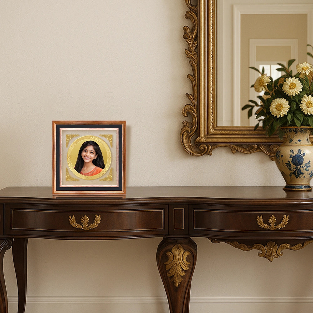 Portrait on Gold | Classic Grace Round