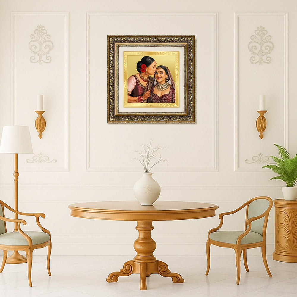 Portrait on Gold | Aurum Essence Square
