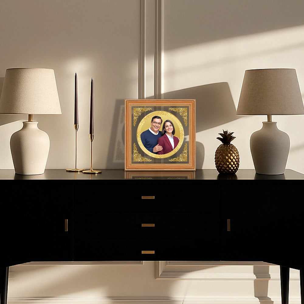 Portrait on Gold | Petite Luxe Round