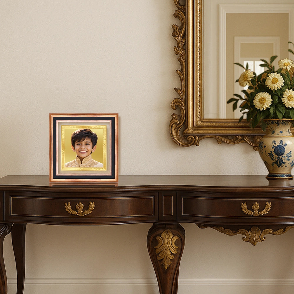 Portrait on Gold | Classic Grace Square