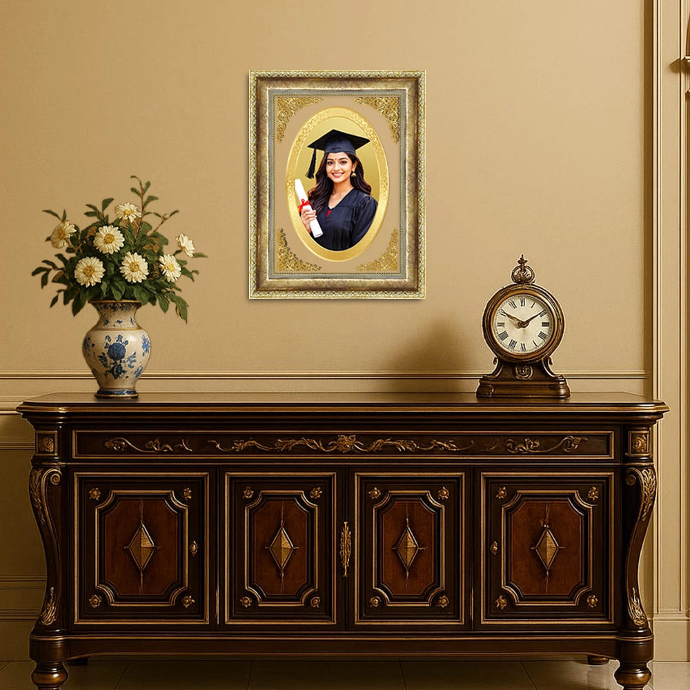 Portrait on Gold | Petite Luxe Oval