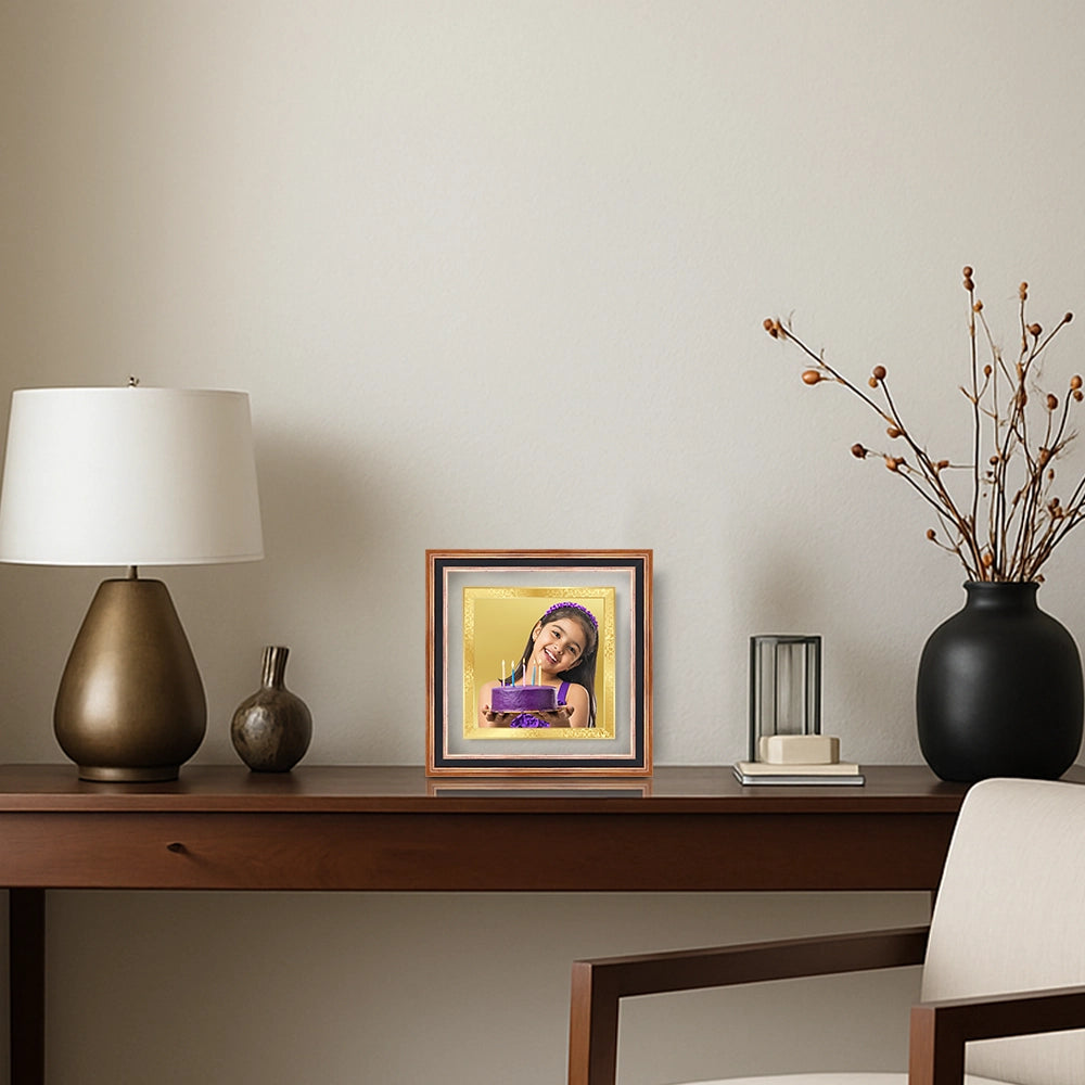 Portrait on Gold | Aurora Mini Square