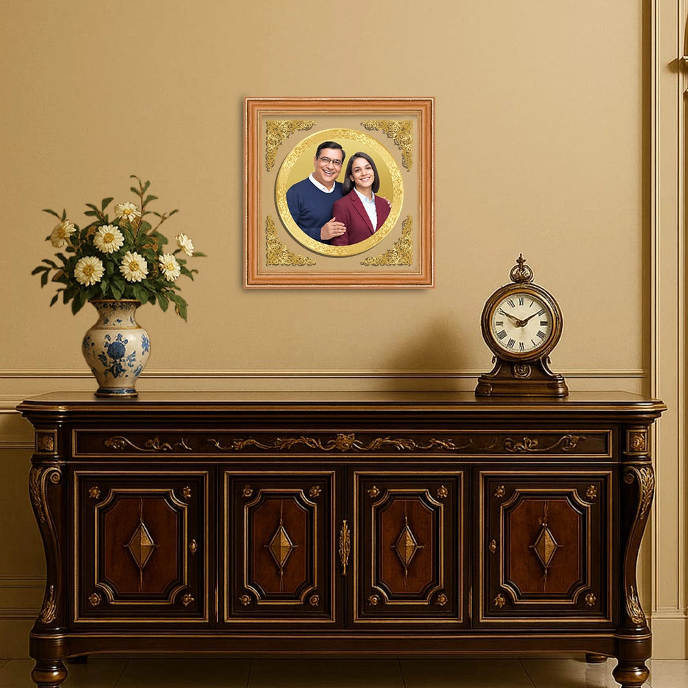 Portrait on Gold | Petite Luxe Round