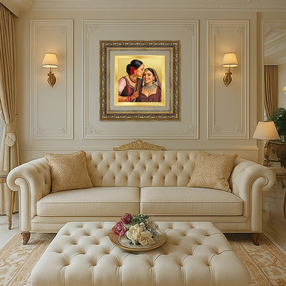 Portrait on Gold | Aurum Essence Square