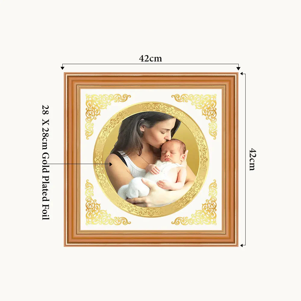 Portrait on Gold | Immortalise Your Petite Luxe Round Photo Frame in 24K Gold