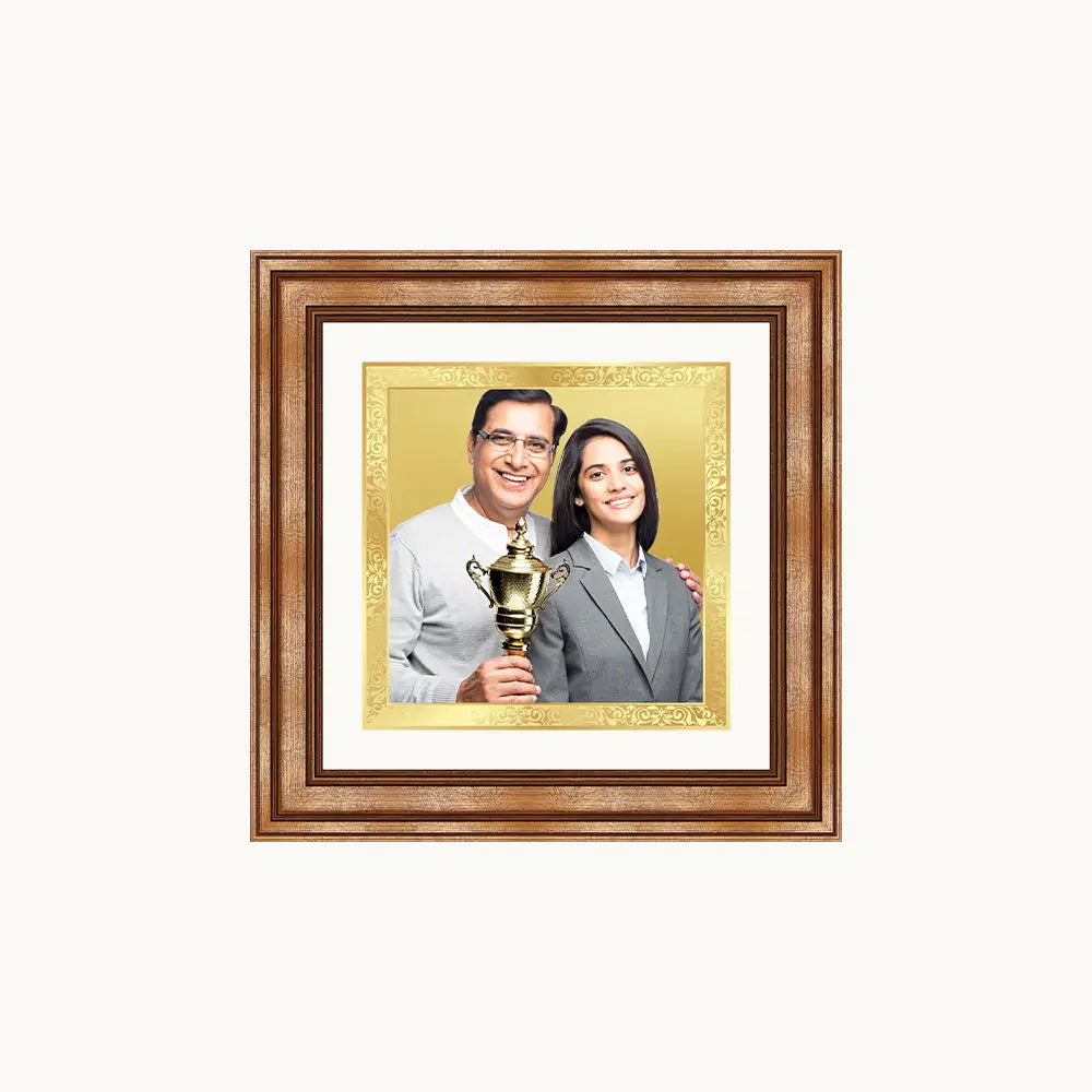 Portrait on Gold | Immortalise Your Petite Luxe Square Photo Frame in 24K Gold