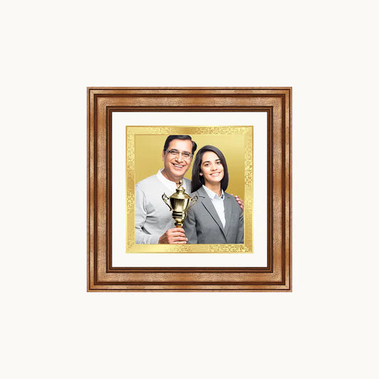 Portrait on Gold | Immortalise Your Petite Luxe Square Photo Frame in 24K Gold